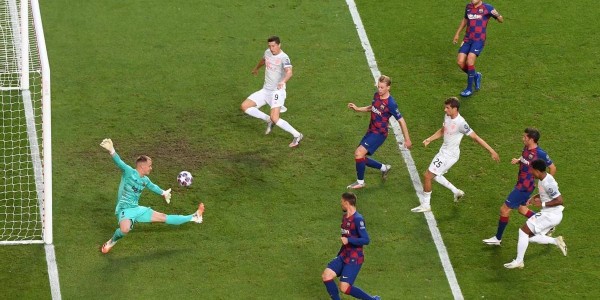 历史唯一，拜仁欧冠全胜捧杯，八球狂胜巴萨